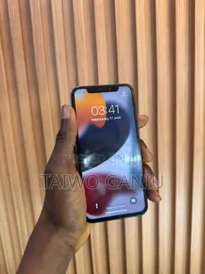 Apple iPhone XR 64 GB Black