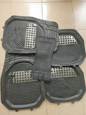 Car Floor Mat (Neatly Used)