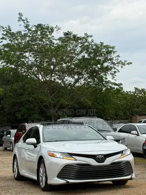 Toyota Camry XSE (2.5L 4cyl 8A) 2019 White