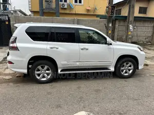 Lexus GX 460 Base 2017 White