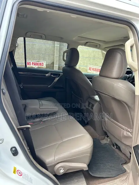 Lexus GX 460 Base 2017 White