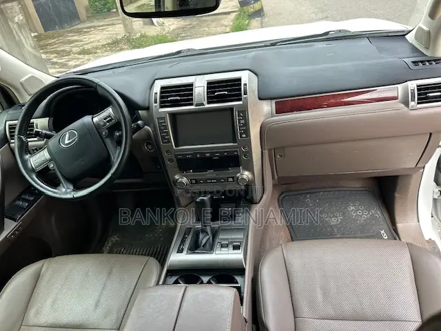 Lexus GX 460 Base 2017 White