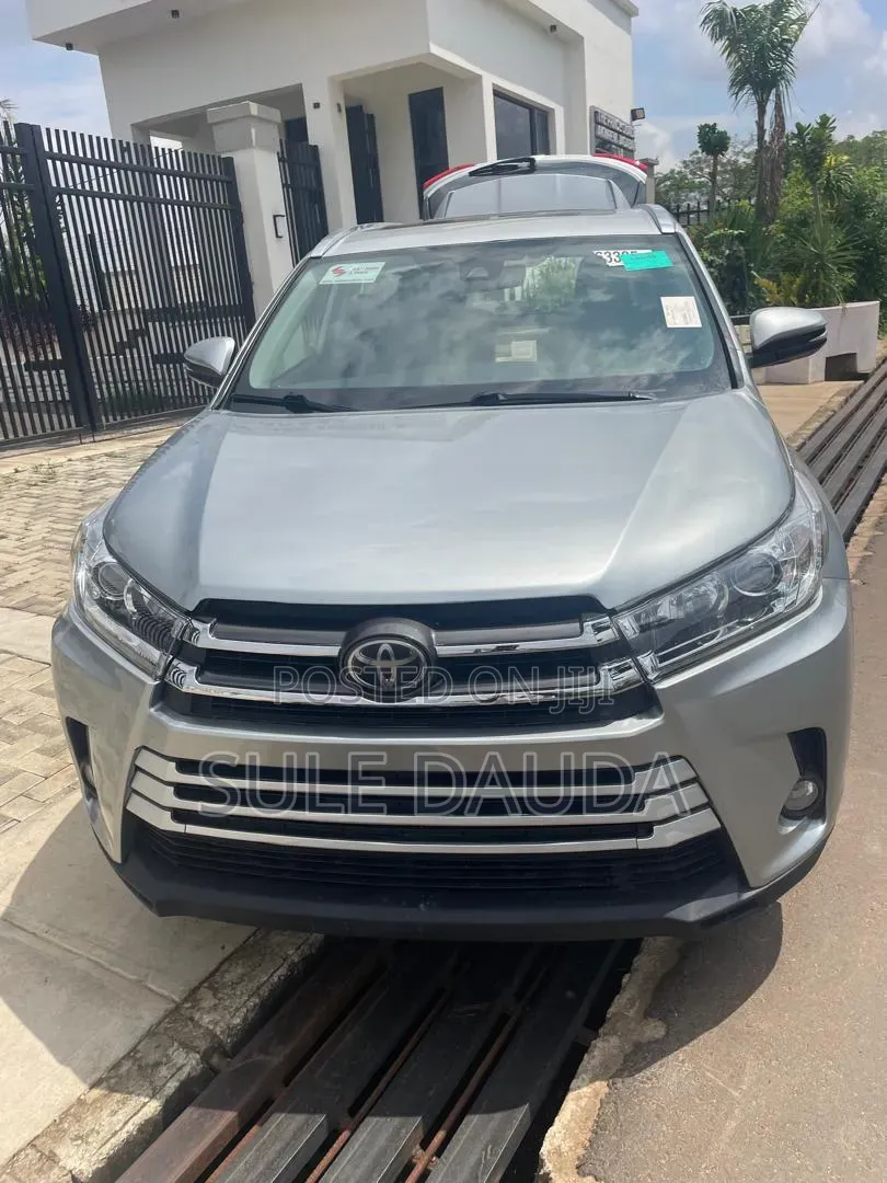 Toyota Highlander 2018 Silver