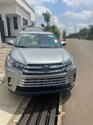 Toyota Highlander 2018 Silver