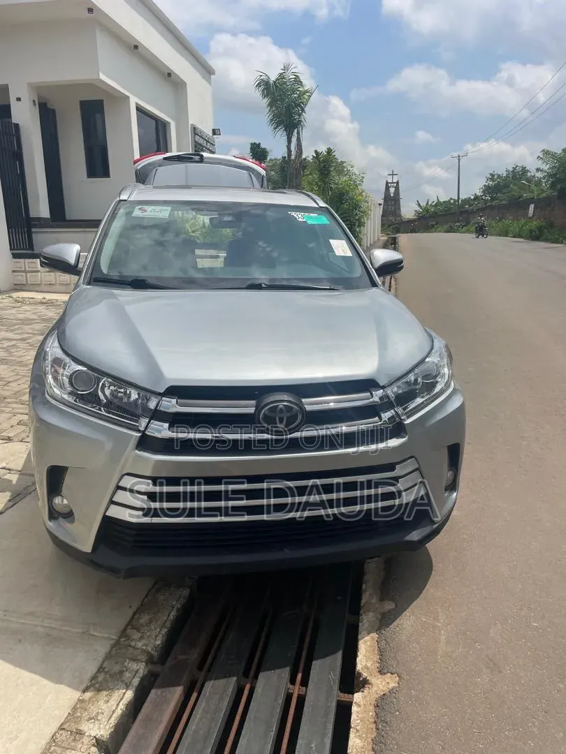 Toyota Highlander 2018 Silver