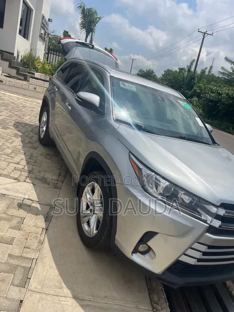Toyota Highlander 2018 Silver