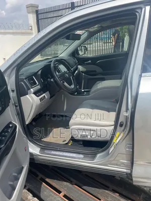 Toyota Highlander 2018 Silver