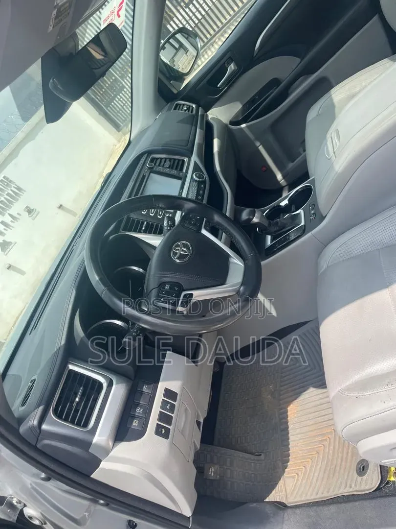 Toyota Highlander 2018 Silver