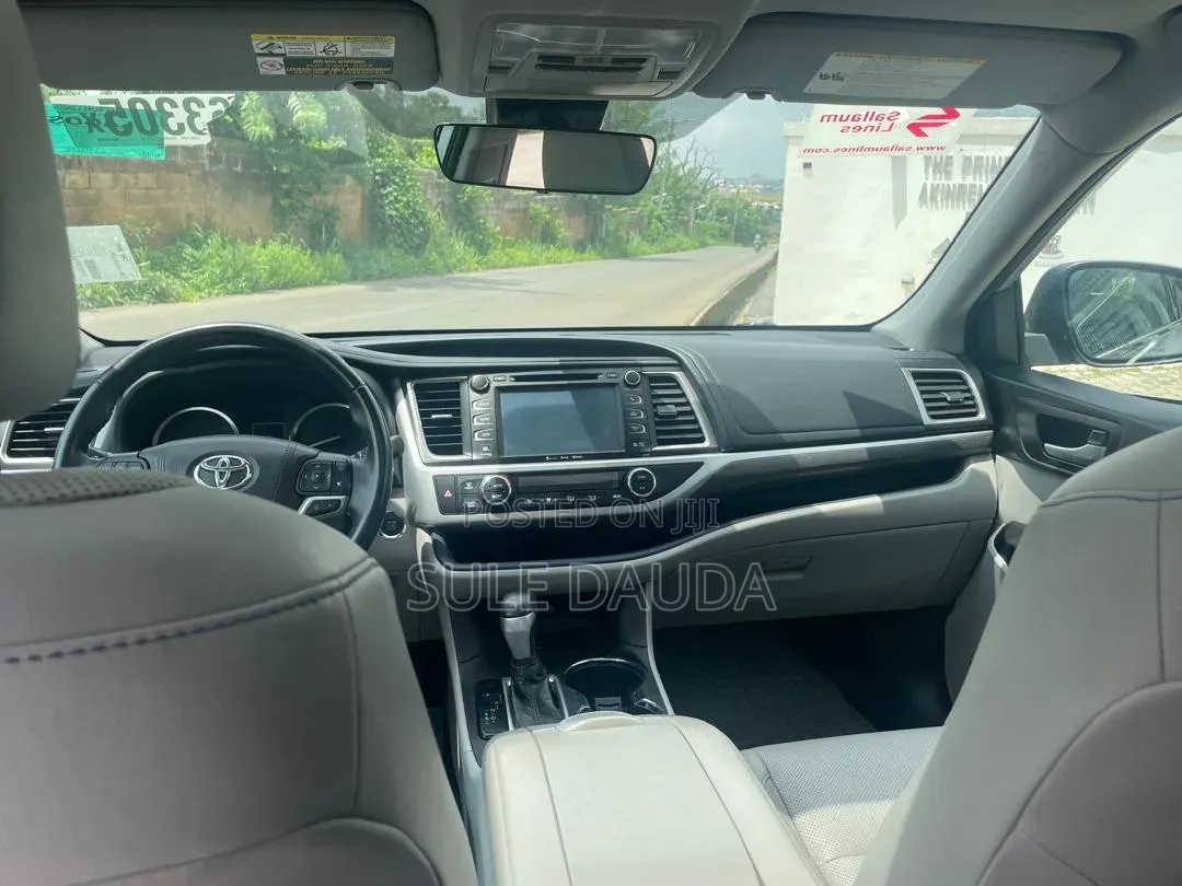 Toyota Highlander 2018 Silver