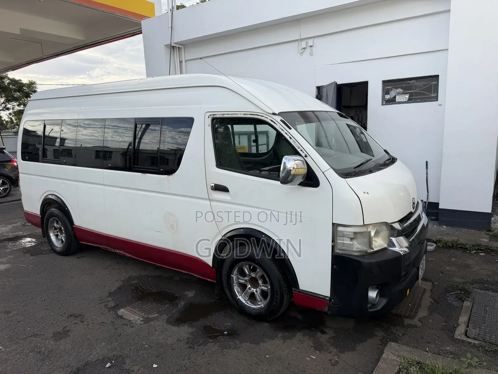 Toyota HiAce 2005 White