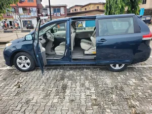 Toyota Sienna 2011 Beige