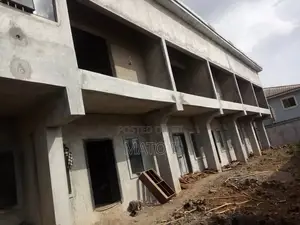 12bdrm Block of Flats in Benin City for sale