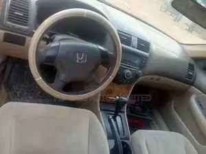 Honda Accord 2.0 Comfort Automatic 2005 Gold