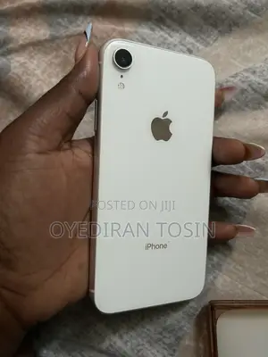 Apple iPhone XR 64 GB White