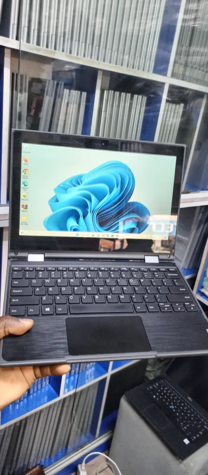 Laptop Lenovo 300e 4GB Intel Celeron SSD 128GB