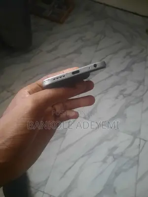 Infinix Hot 50i 128 GB Gray