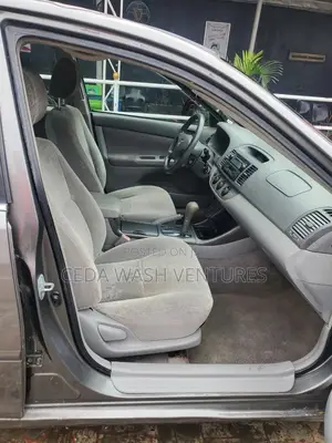 Toyota Camry LE 4dr Sedan (2.4L 4cyl 5M) 2003 Gray