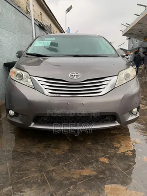 Toyota Sienna 2013 Gray
