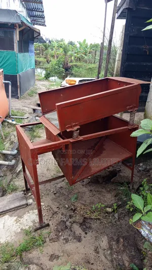 Locally Fabricated Electric Vibrating Sieve Screen