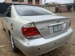 Toyota Camry LE 4dr Sedan (2.4L 4cyl 4A) 2004 Silver