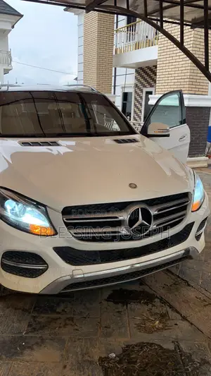 Mercedes-Benz GLE-Class GLE 350d 4MATIC 2017 White