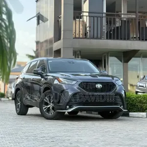Toyota Highlander 2021 Gray