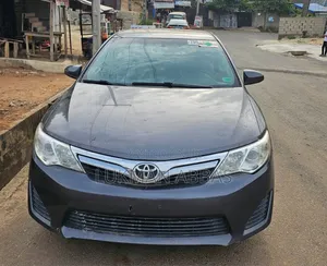 Toyota Camry LE 4dr Sedan (2.5L 4cyl 6A) 2014 Gray