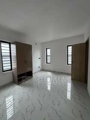 4bdrm Duplex in Lekki for sale