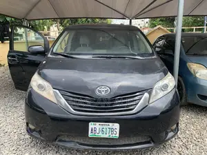 Toyota Sienna XLE 7 Passenger 2012 Black