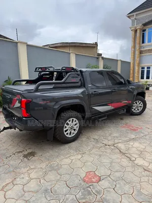 Toyota Tacoma Limited Double Cab 4WD 5.0 ft. SB 2025 Black