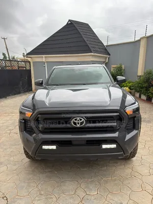 Toyota Tacoma Limited Double Cab 4WD 5.0 ft. SB 2025 Black