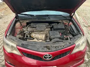 Toyota Camry SE 4dr Sedan (2.5L 4cyl 6A) 2012 Red