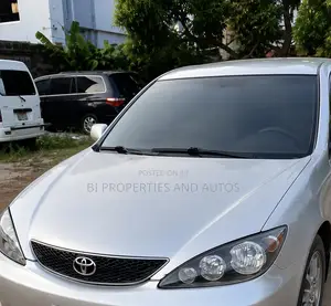 Toyota Camry LE 4dr Sedan (2.4L 4cyl 5A) 2005 Silver