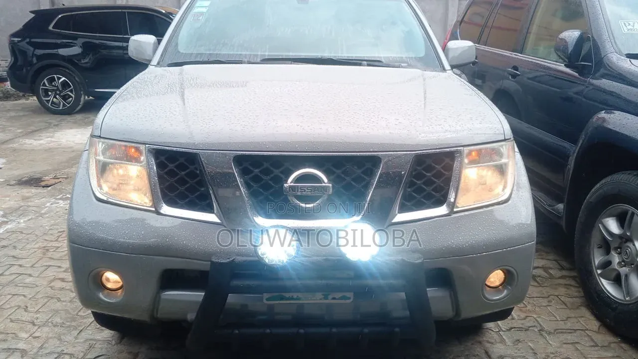 Nissan Pathfinder 2007 Silver