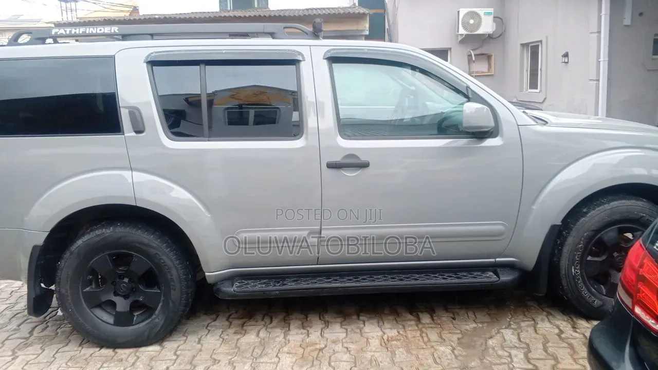 Nissan Pathfinder 2007 Silver