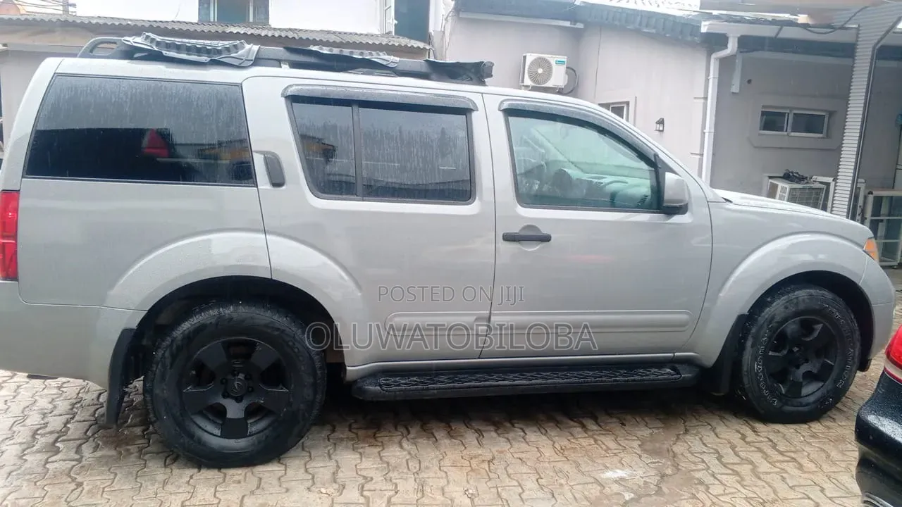 Nissan Pathfinder 2007 Silver