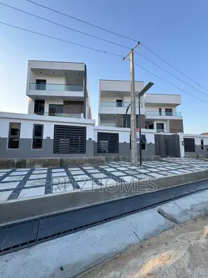 5bdrm Duplex in Lekki Phase 1 for sale
