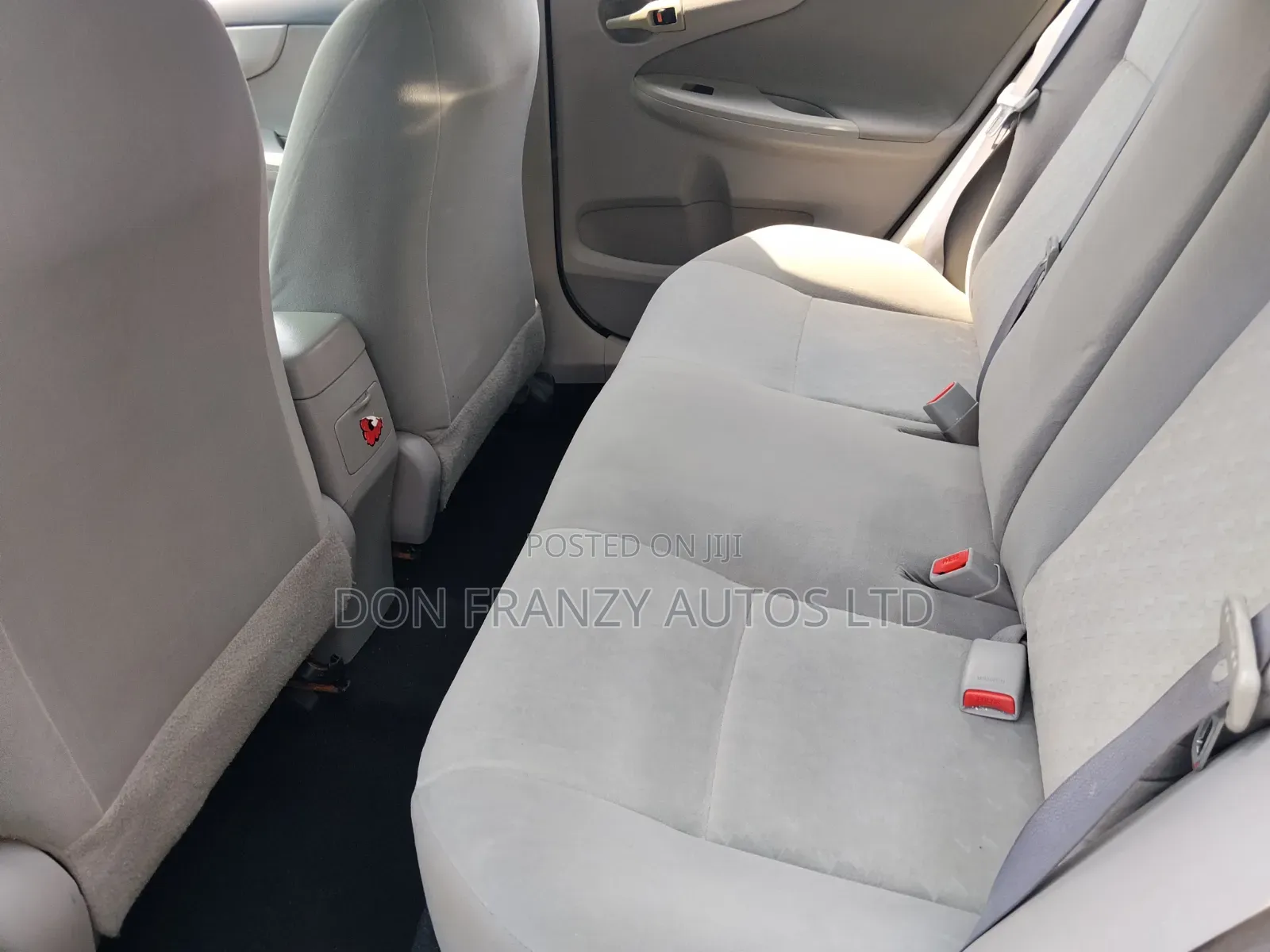 Toyota Corolla 2010 Gray