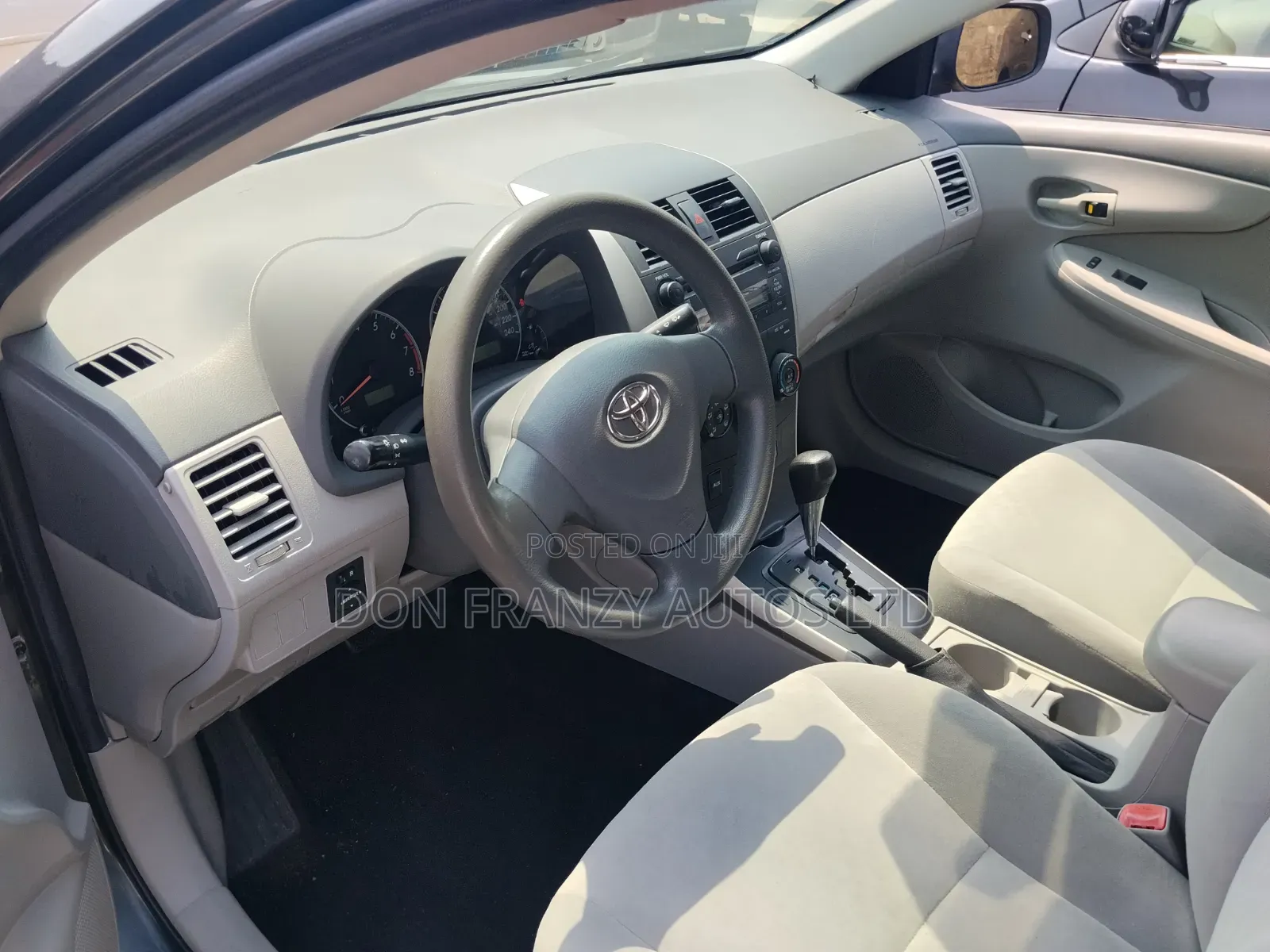 Toyota Corolla 2010 Gray