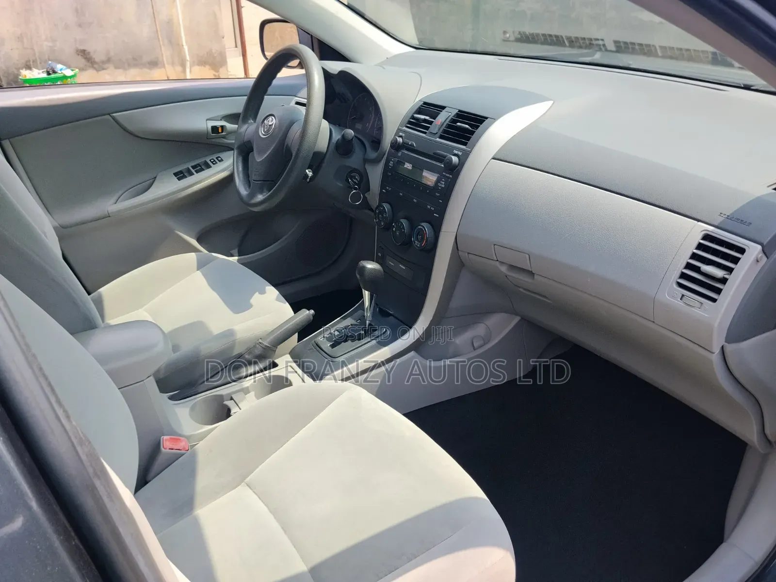 Toyota Corolla 2010 Gray