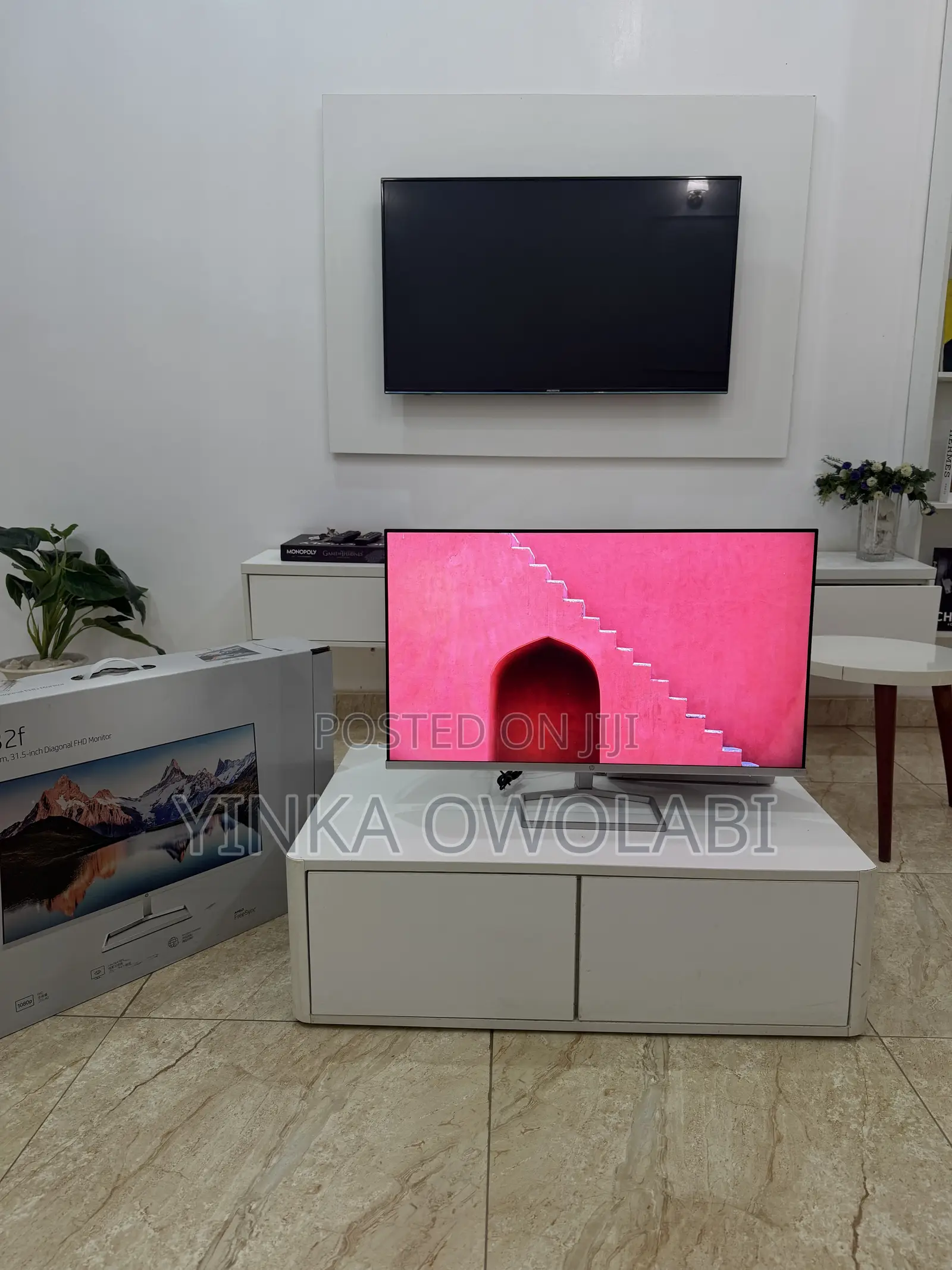 HP M32f Monitor (1 Month Used)