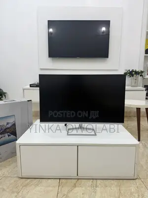 HP M32f Monitor (1 Month Used)