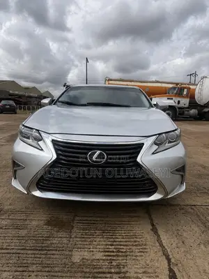 Lexus ES 2016 Silver