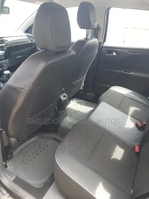 Peugeot 301 2017 Black