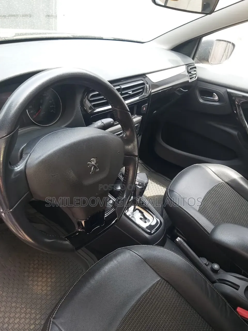 Peugeot 301 2017 Black