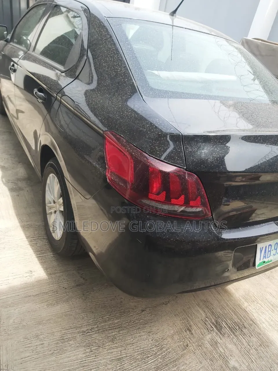 Peugeot 301 2017 Black