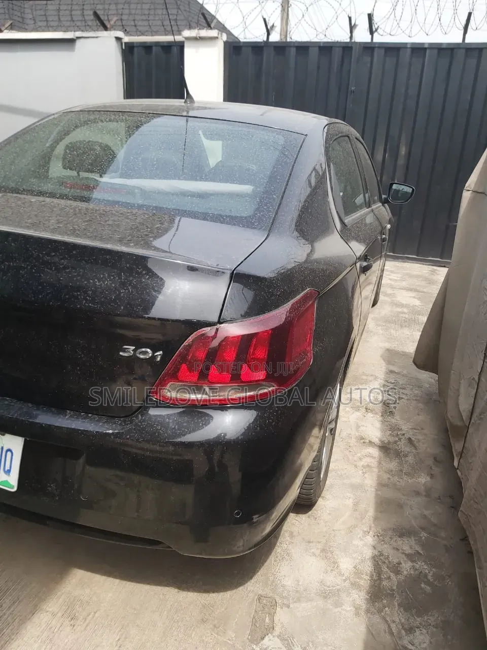 Peugeot 301 2017 Black