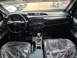 Toyota Hilux 2023 Black