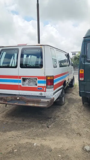 Ford E250 2005 White