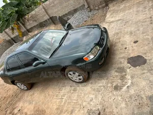 Toyota Corolla 2001 Green